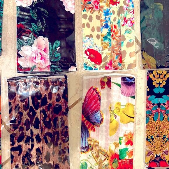 ❄️❄️CLEARANCE ❄️❄️ BRAND NEW MASKS still in bag - Picture 6 of 11